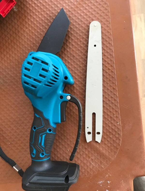 Rechargable Chainsaw