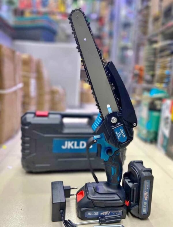 Rechargable Chainsaw